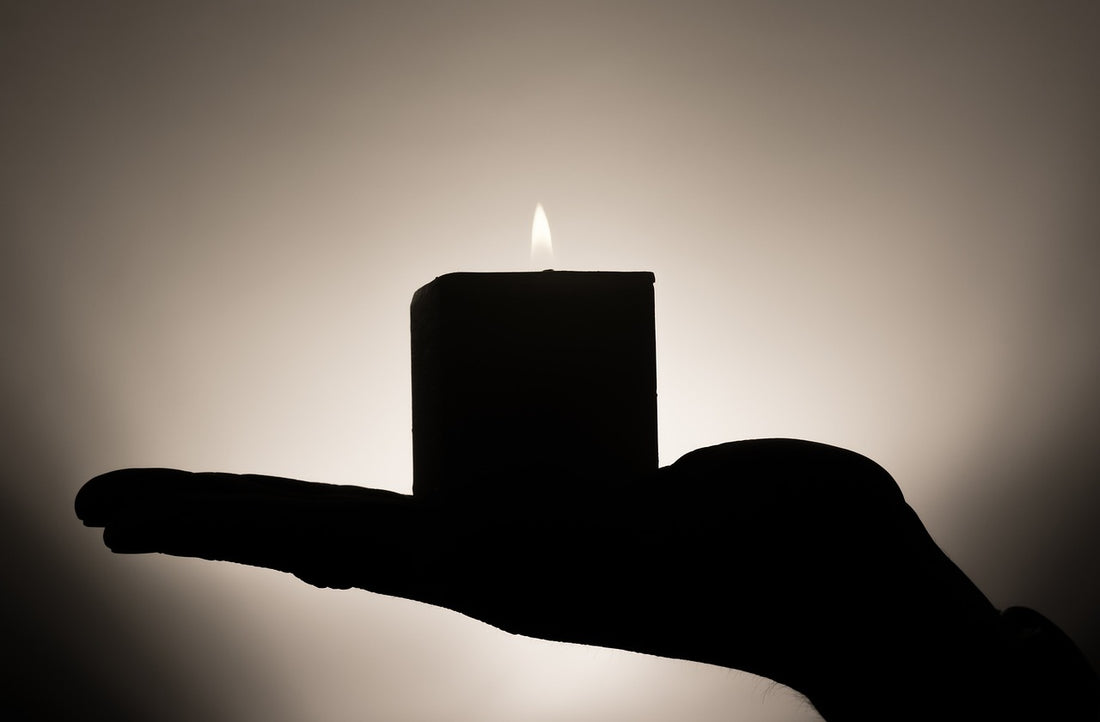 Breathe Easy: Allergy-Friendly Candle Scents to Transform Your Space